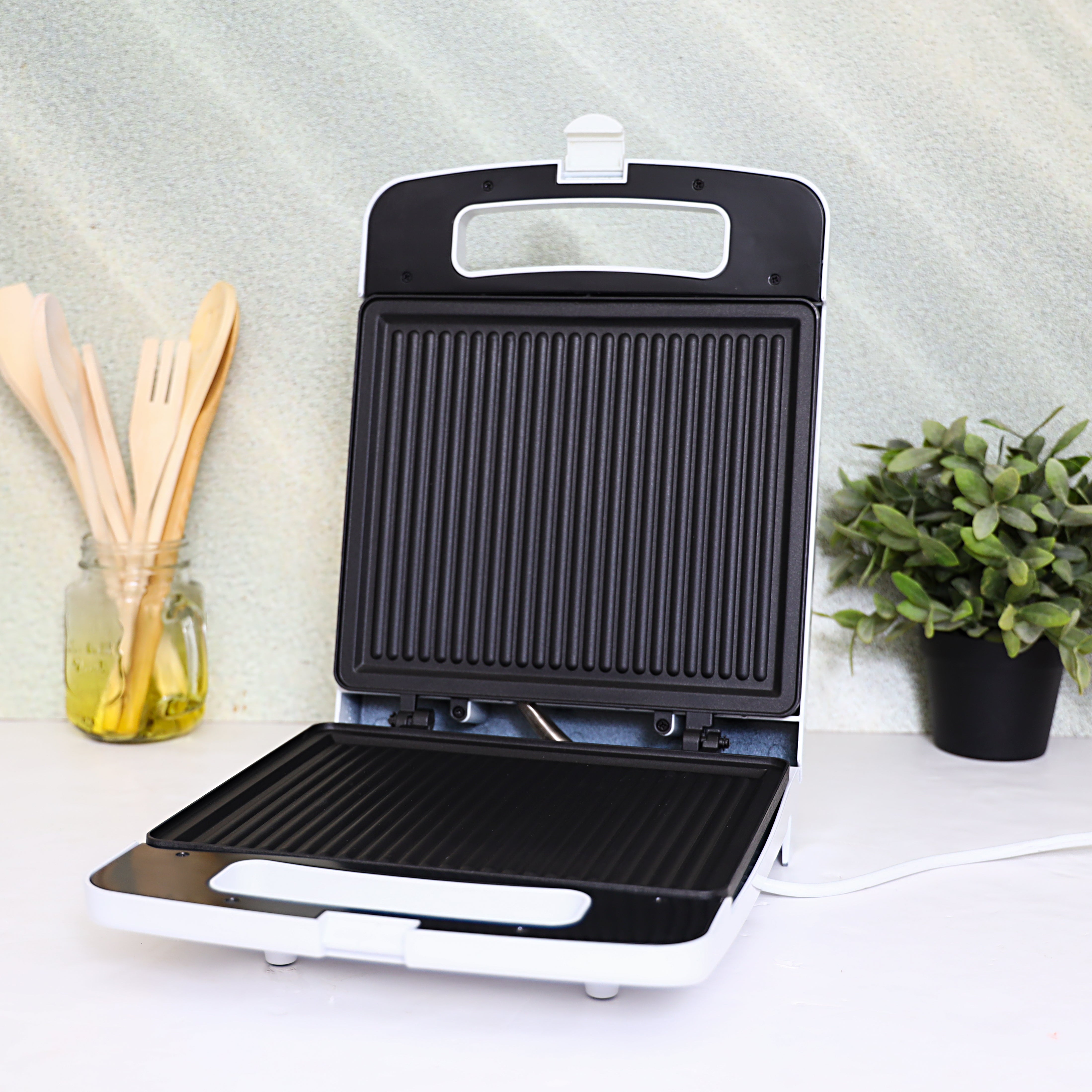 1400 W 4-Slice Grill Maker